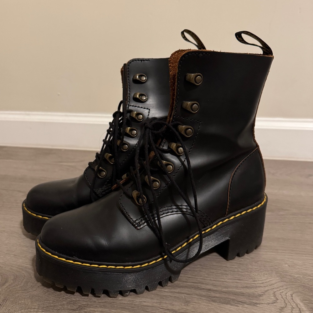 Doc Martens LEONA black boots size 8